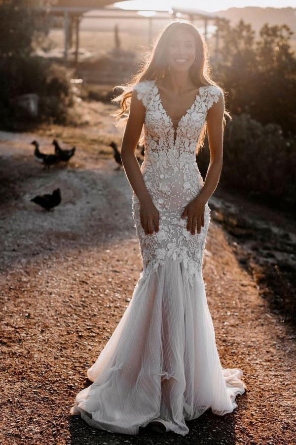 Elegant Backless Long Mermaid Wedding Dress With Lace Tulle And Sweetheart