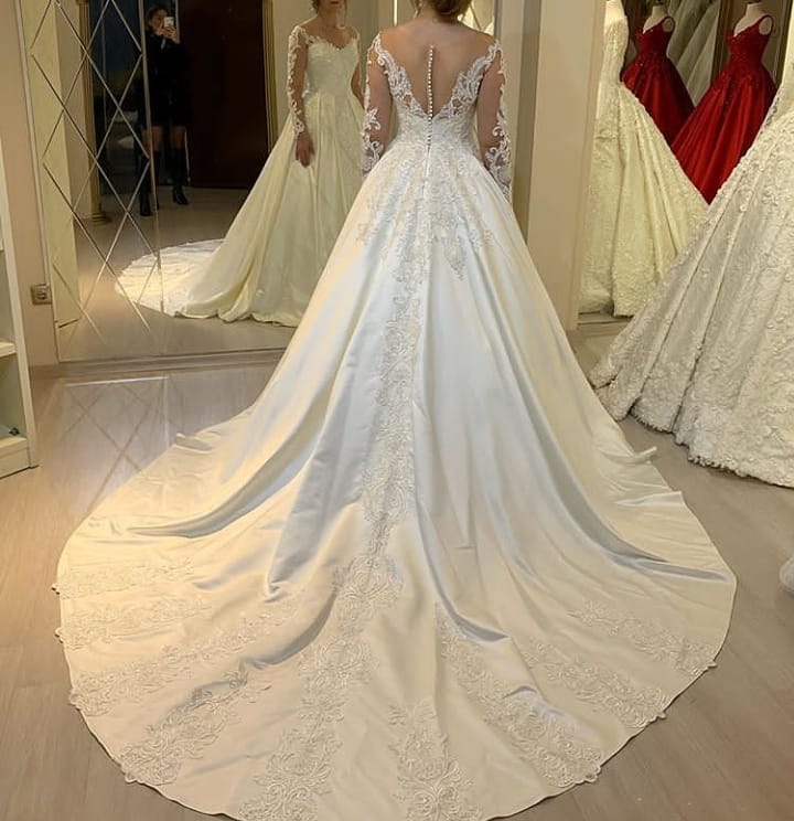 Long Sleeve Pearl Satin Sweetheart A-Line Wedding Dress With Lace Appliques