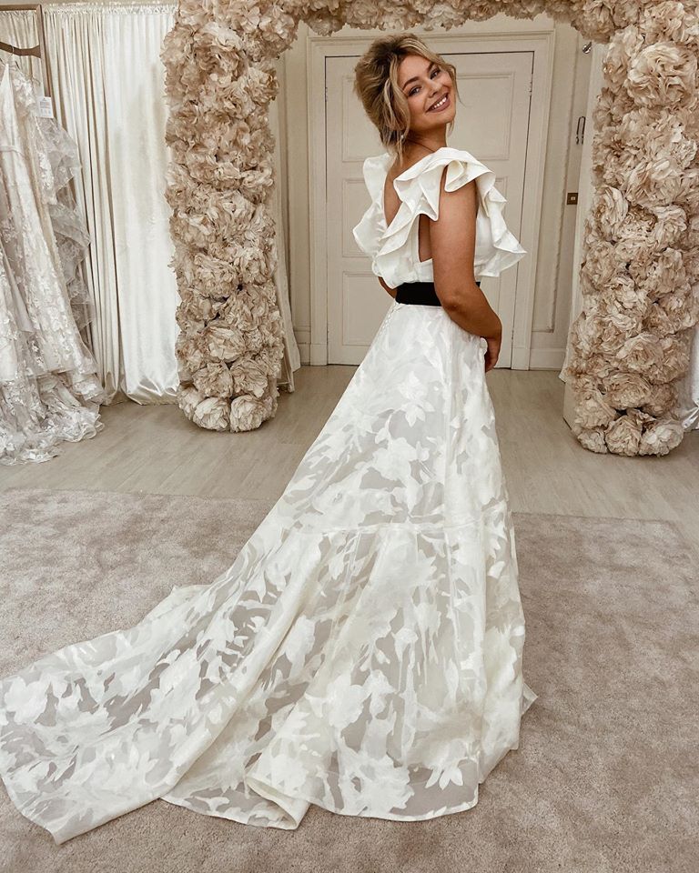 Chic Off The Shoulder A Line Backless Lace Pearl Wedding Dress With Sash