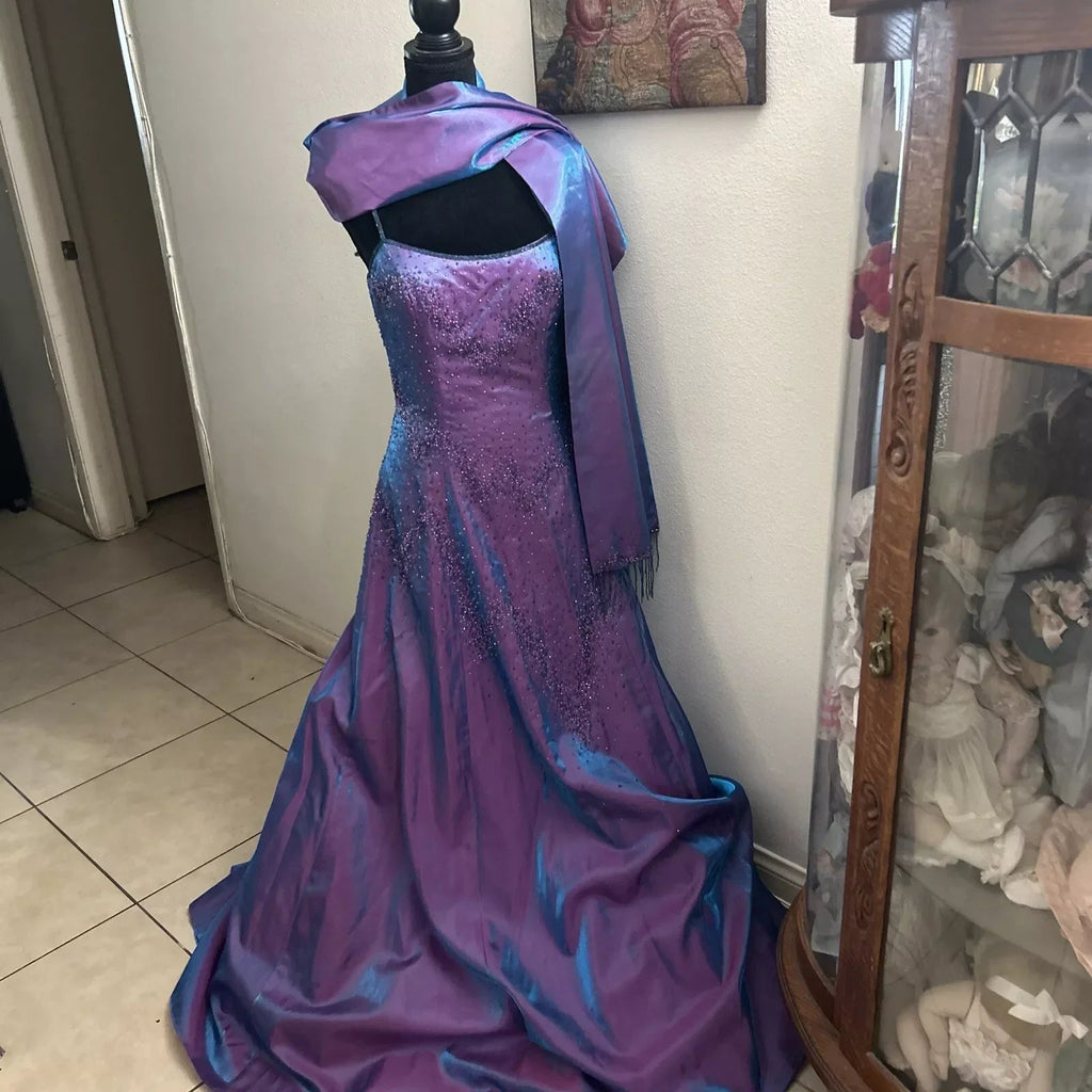 Deslumbrante Vestido de Noite Roxo com Contas, Corte em A, Alças Finas, Vestido de Festa e Baile Y7955