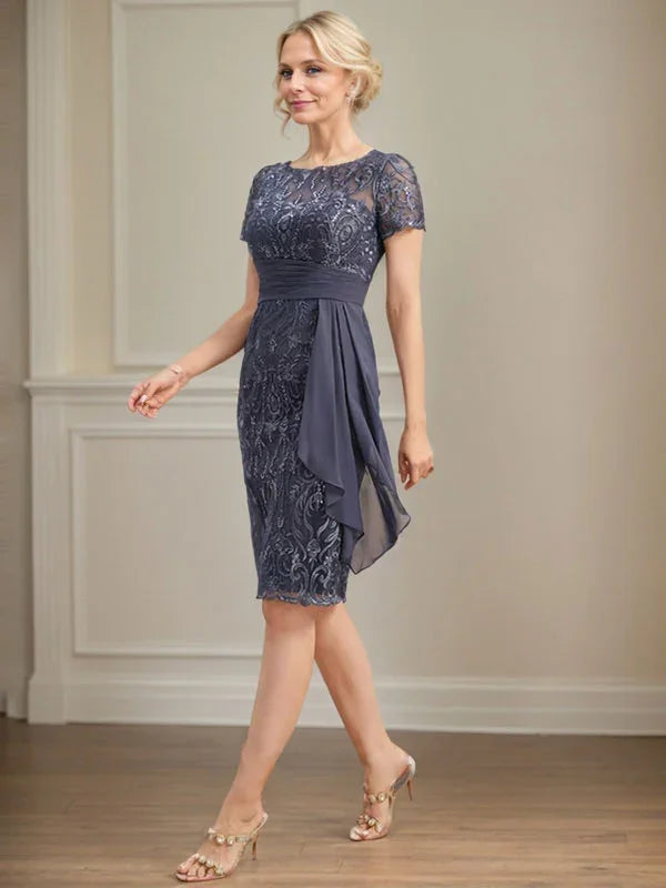 Etui/Säulenförmiges Kleid mit Illusion, knielang, aus Spitze und Chiffon, Brautmutterkleid mit herabfließenden Rüschen und Pailletten