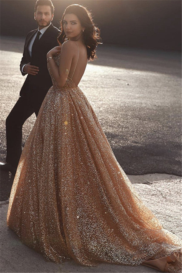 Glamouröses langes Ballkleid aus goldenem A-Linien-Tüll mit Pailletten und Rüschen