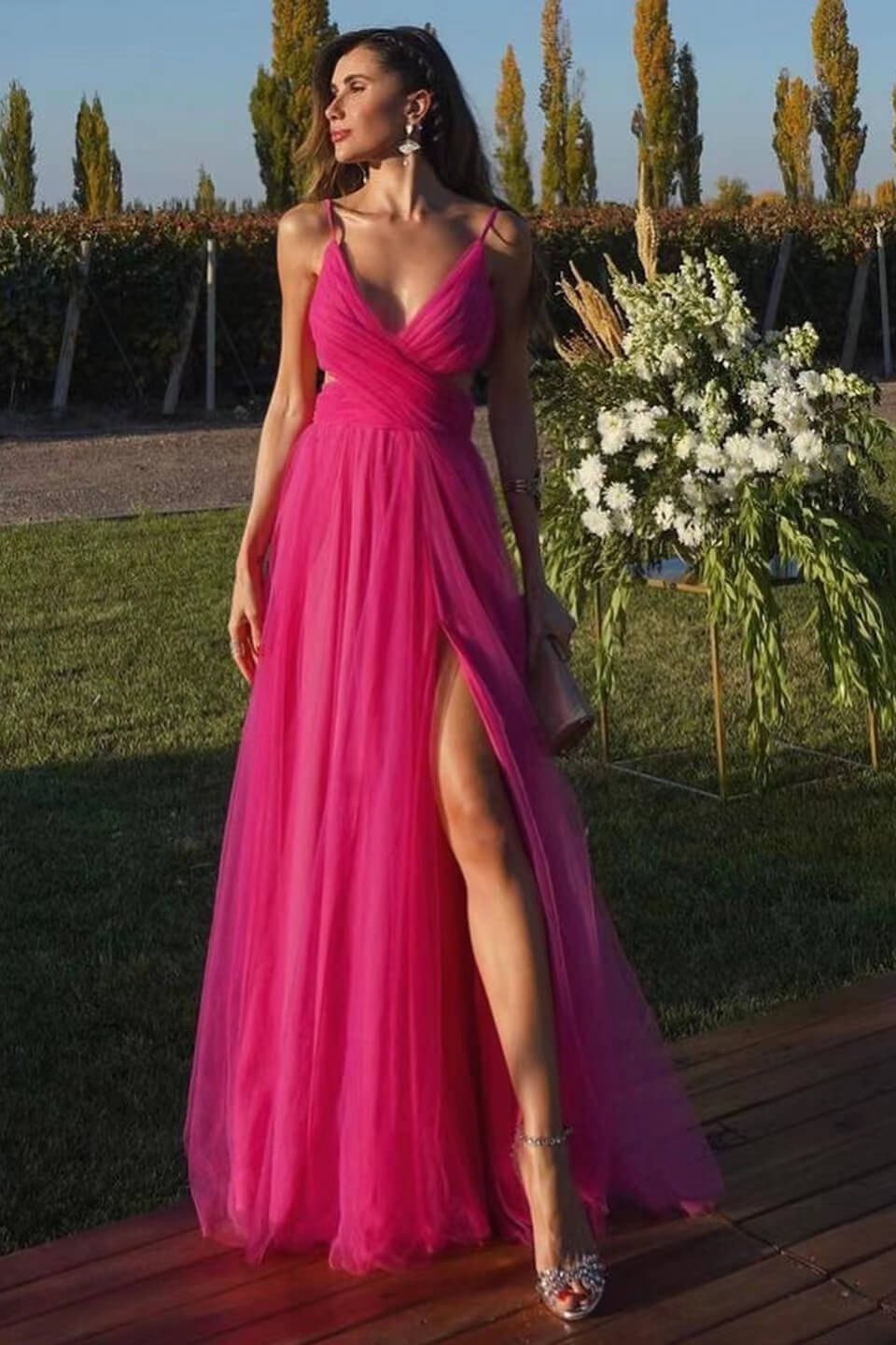 Abito lungo da sera a linea ad A con scollo a V, tulle e schiena scoperta con spacco