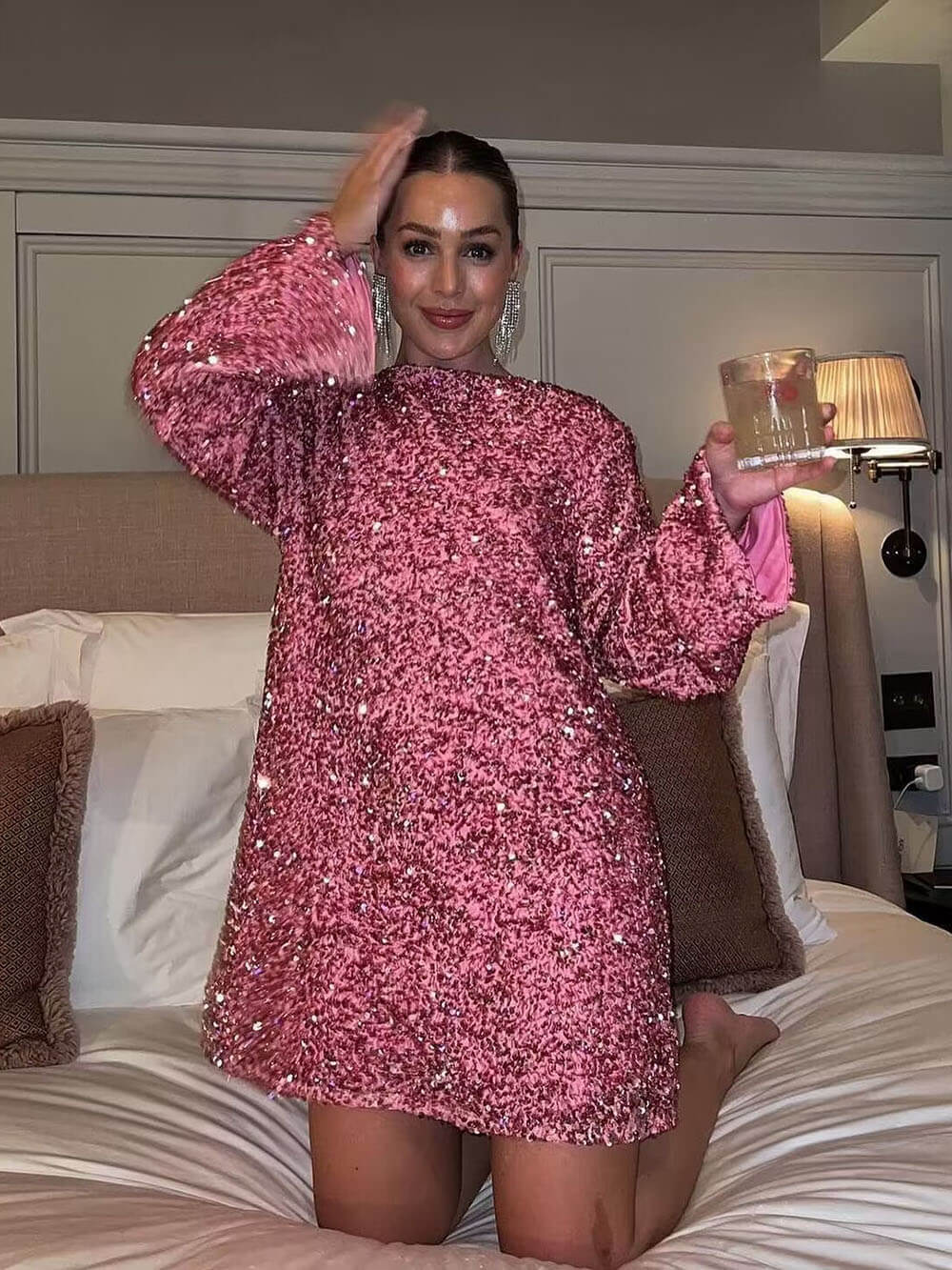Robe à sequins nouée dans le dos