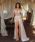 Robe de bal sirène champagne à épaules dénudées avec perles, fente et volants