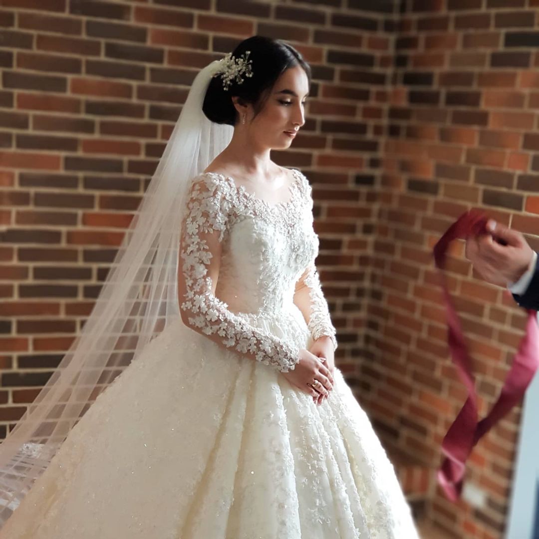 Glamorous Long Sleeve Lace Princess Wedding Dress For Brides