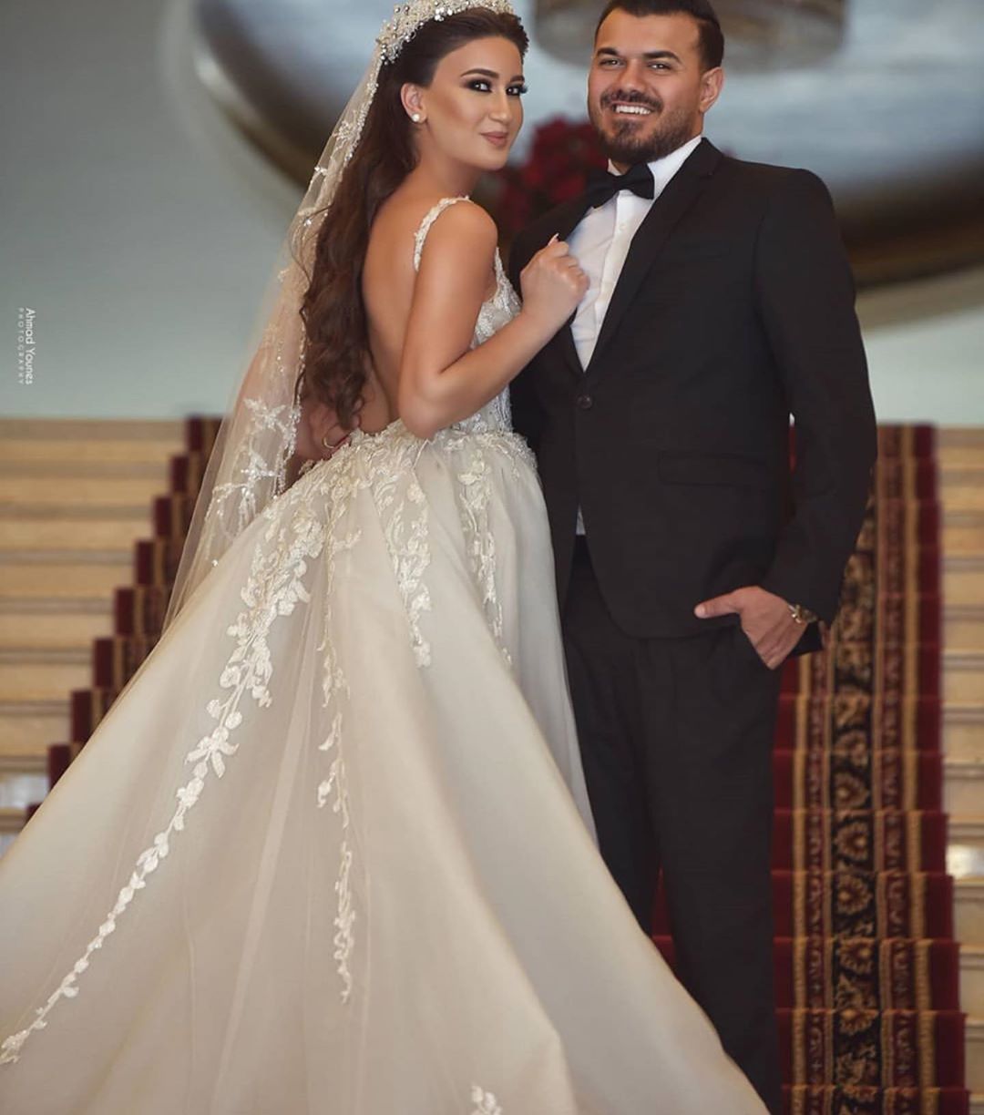 Chic Lace Long Mermaid V Neck Tulle Wedding Dress With Detachable Train