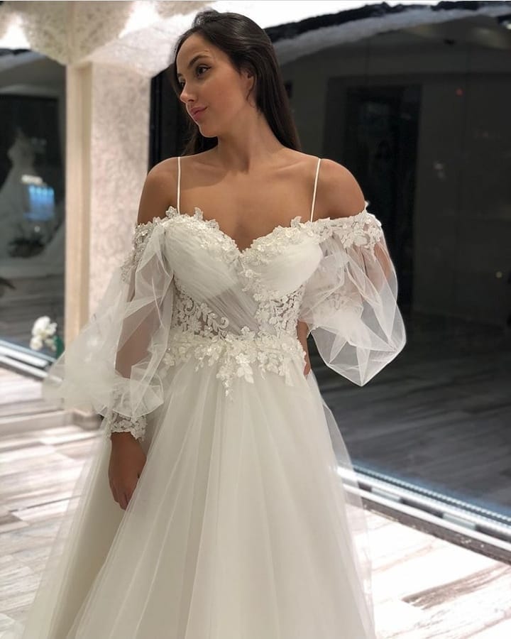 Charming Spaghetti Straps Off The Shoulder Tulle Lace Appliques Wedding Dress