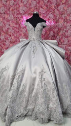Abito lussuoso argento con scollo a barca per Quinceañera, abito da ballo argento Y1157