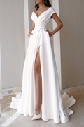 Elegante Abito da Sera con Scollo a V e Spacco Laterale
