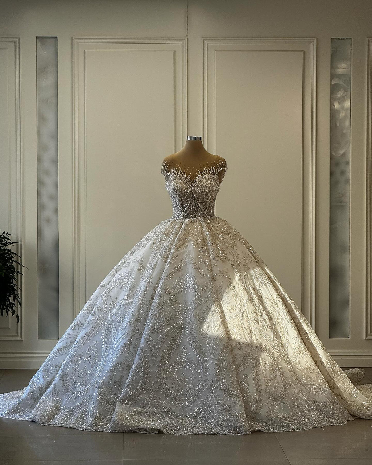 Exquisite White Princess Beading Floor Length Wedding Dress