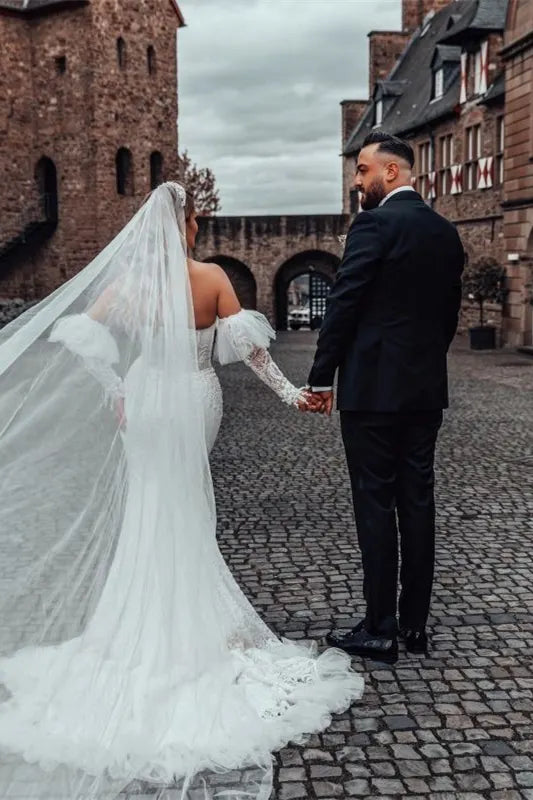 Bubble Sleeves Mermaid Lace Wedding Dress With Sweetheart Neckline