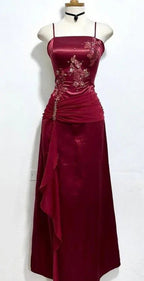 Vestido de fiesta y de noche vintage de gasa satinada burdeos con cuentas Y8448