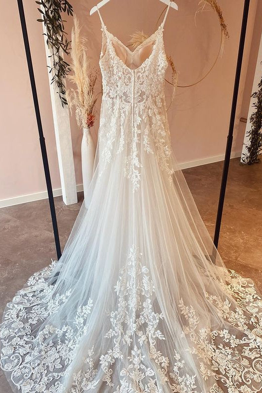 Sweetheart Tulle A Line Wedding Dress With Spaghetti Straps And Applique Lace