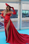Splendido abito lungo da sera rosso a sirena con spalle scoperte e spacco