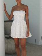 Robe courte en dentelle pour les fêtes