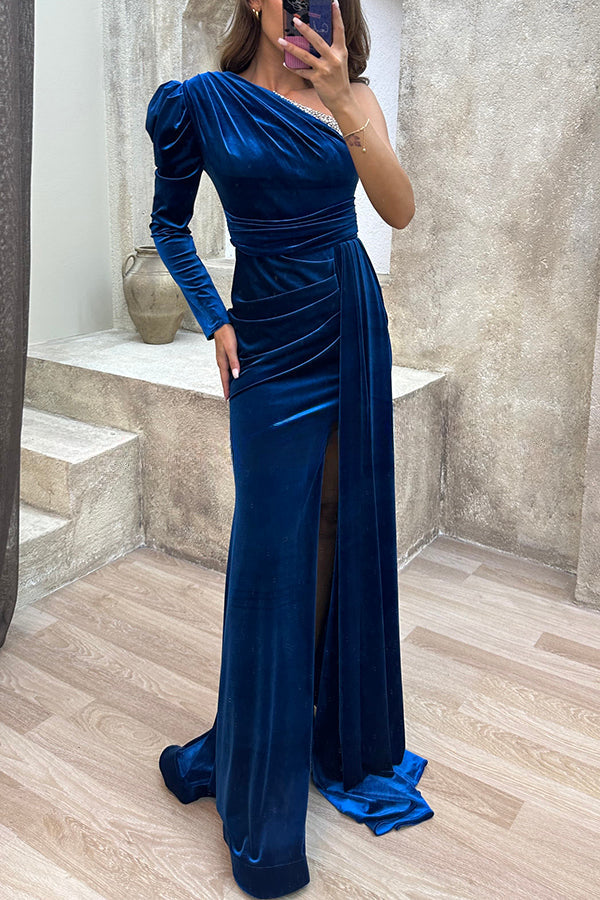 Robe longue mystérieuse en velours Lady, une épaule dénudée, garniture de paillettes, ruchée, avec fente