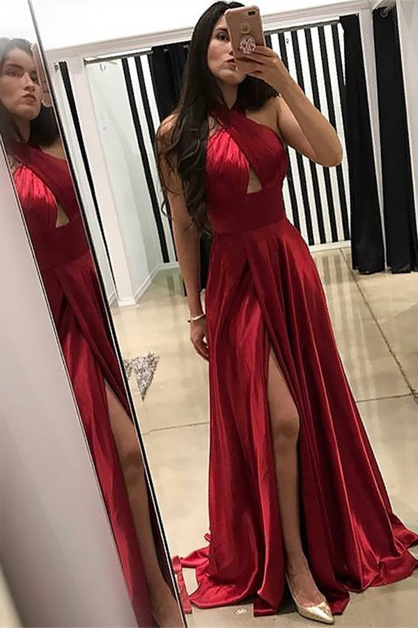 Robe de bal sirène bordeaux à col licou avec fente et volants