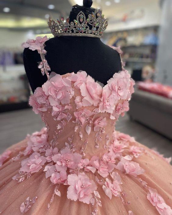 Vestido de Princesa Luxuoso Rosa com Aplicação 3D em Forma de Bola Vestido Doce 16 Y824