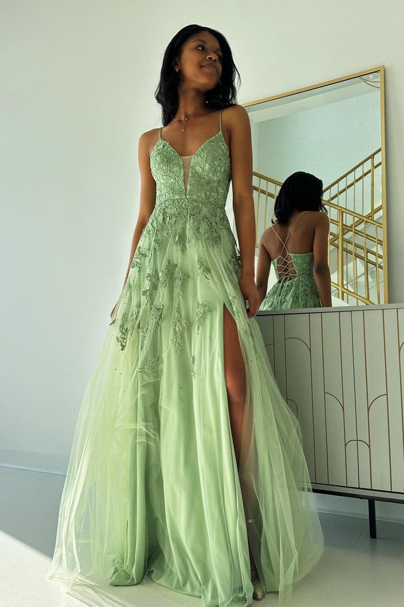 Salbeigrünes A-Linien-Ballkleid aus Tüll mit V-Ausschnitt und Applikationen