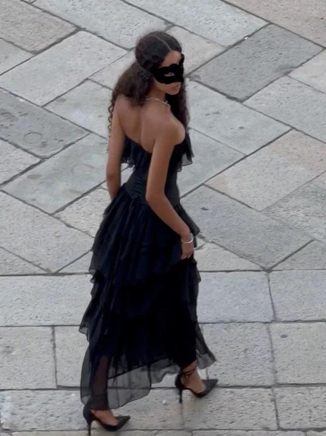 Abito da sera nero vintage senza spalline con balze – Vestito da gala e passerella con vita a corpetto in tessuto trasparente