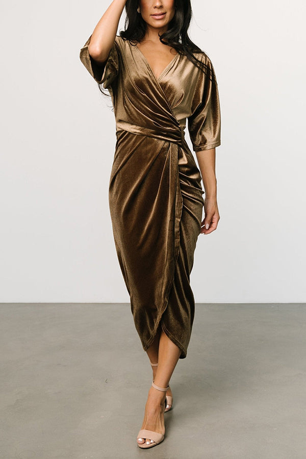 Vestido de noite sexy com saia irregular e decote em V