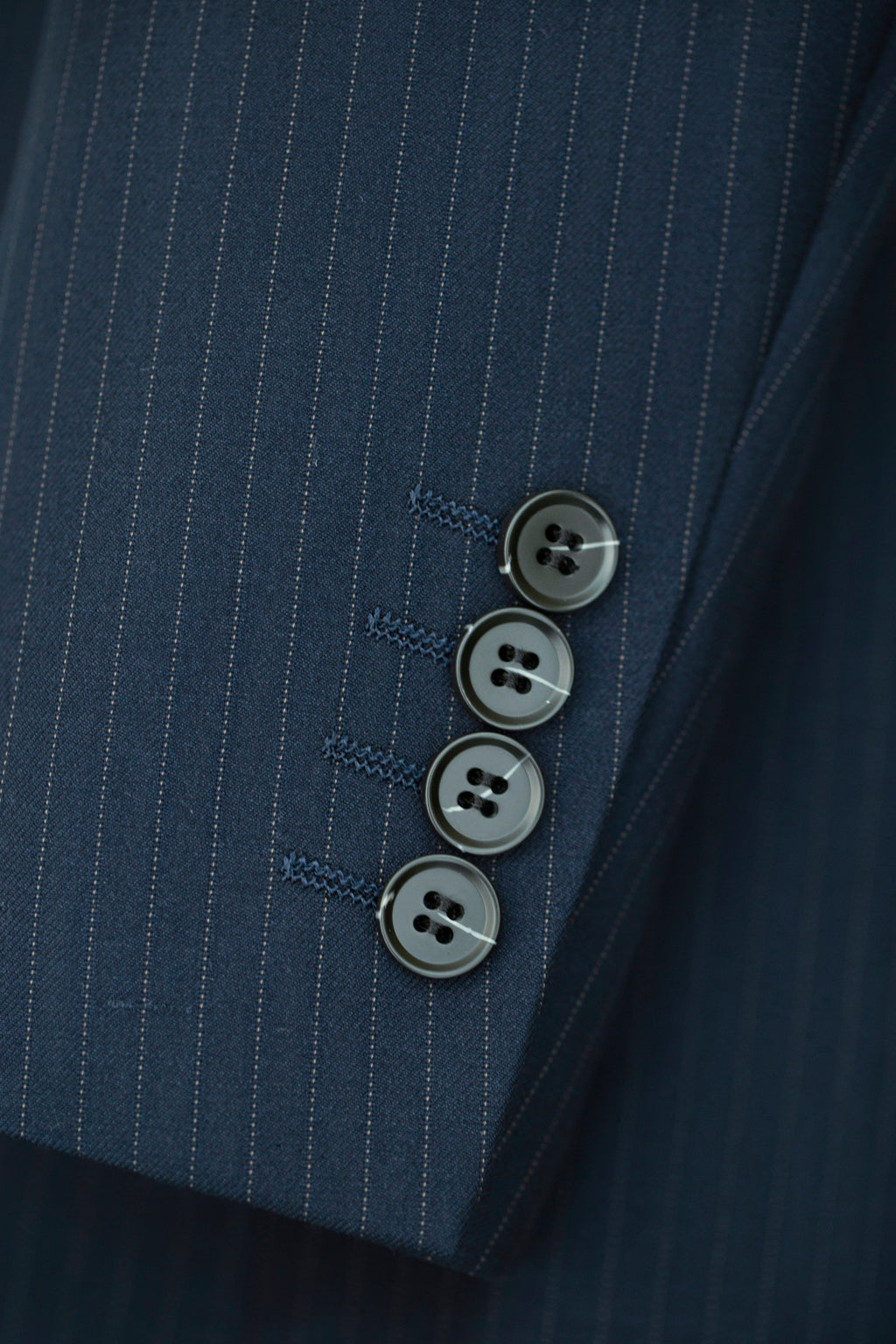 Abito Sposi e Business in Lana Pinstripe Blu Navy Doppio Petto Su Misura