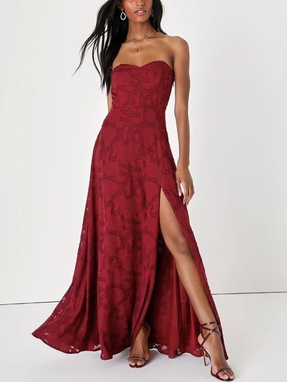 Abendkleid, trägerloses, schmal geschnittenes Maxikleid mit Schlitz 
