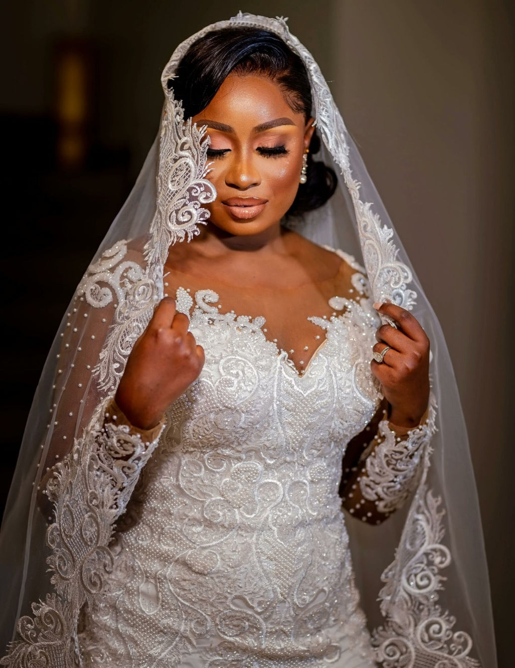 Bridal Long Sleeves Mermaid Wedding Dress With Lace Built In Bra Pearls