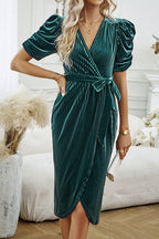 Abito elegante con scollo a V e vita alta