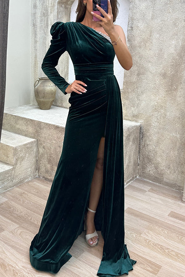 Robe longue mystérieuse en velours Lady, une épaule dénudée, garniture de paillettes, ruchée, avec fente
