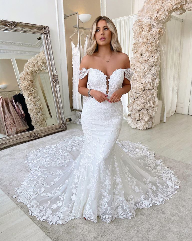 Glamorous Off The Shoulder Mermaid Backless Lace Long Wedding Dress