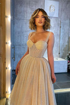 Abito da sera in tulle a linea ad A con scollo a cuore e spalline scintillanti