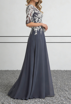 Vestido Maxi de Chiffon Azul Esbatido com Aplicação de Renda Branca e Mangas 3/4