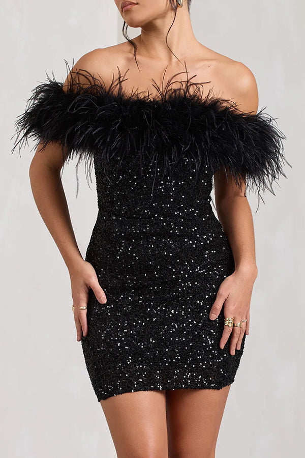 Vestido mini ajustado con ribete de plumas y lentejuelas de It's Show Biz 