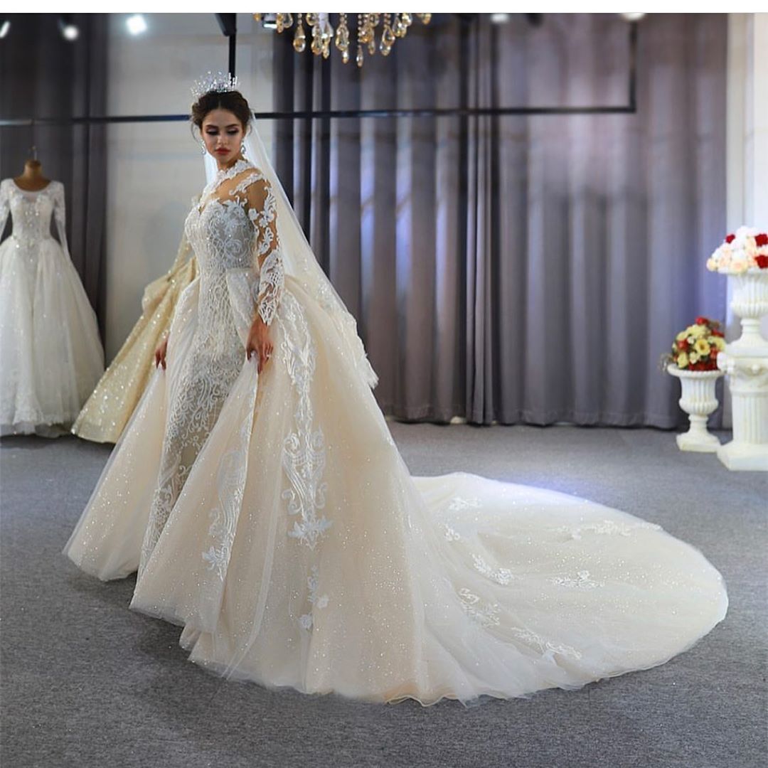 Floor Length A Line Sweetheart Long Sleeves Wedding Dress With Appliques Lace