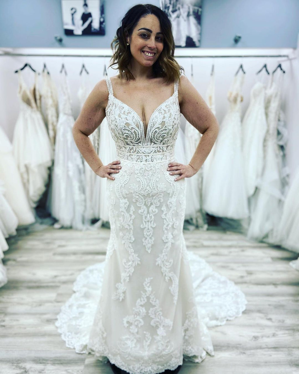 Gorgeous Spaghetti Straps Lace Mermaid Wedding Dress Appliques Floor Length