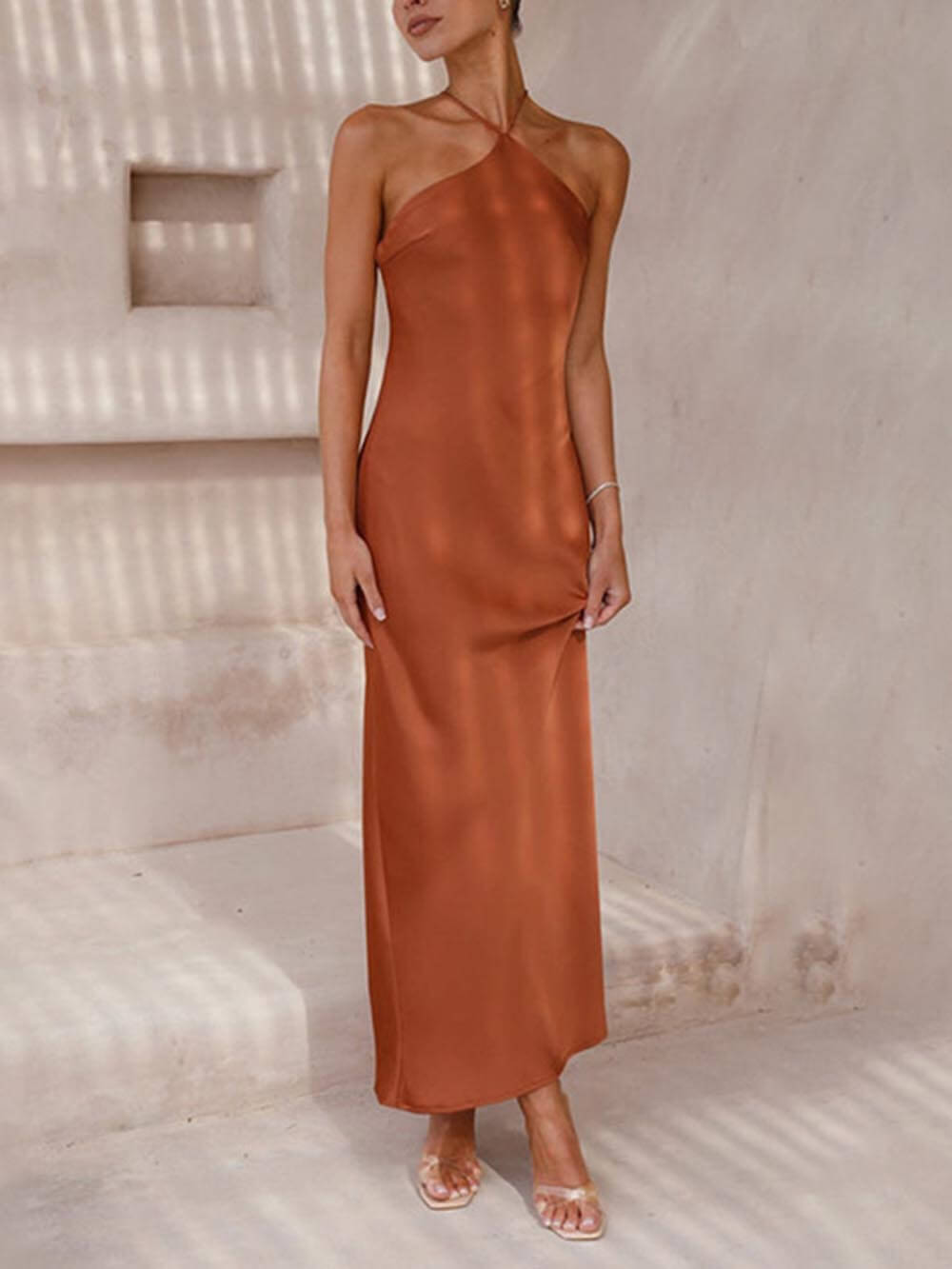Robe longue sans manches et sans dos