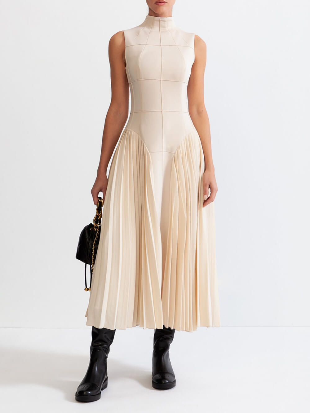 Robe mi-longue sans manches à panneaux plissés unique