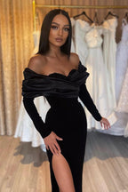 Abito da sera nero elegante a sirena senza spalline con maniche lunghe e spacco alla moda