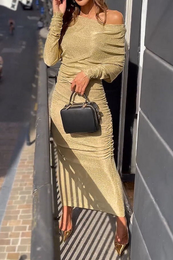 Abito Midi Sleeve Lunghe con Spalla Scoperta e Pieghettatura Elasticizzata in Tinta Luce Dorata