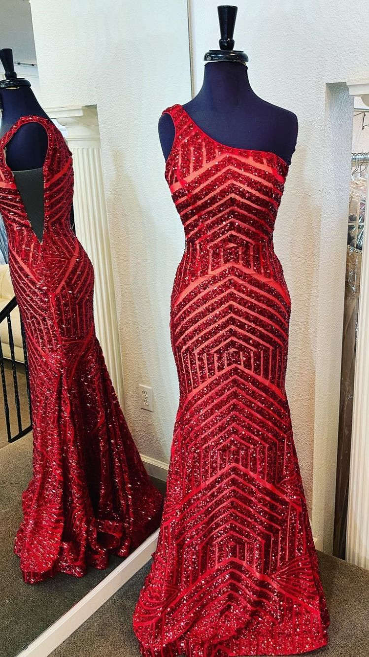 Abito da sera sirena unico con paillettes e spalla scoperta