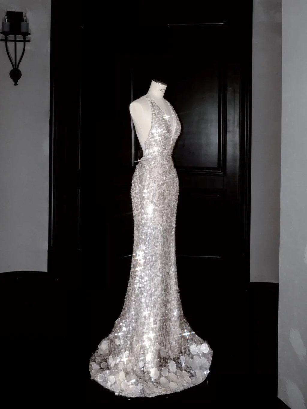 Vestido de Festa Prateado com Lantejoulas, Decote em V, Costas Descobertas, Estilo Sereia Y8680