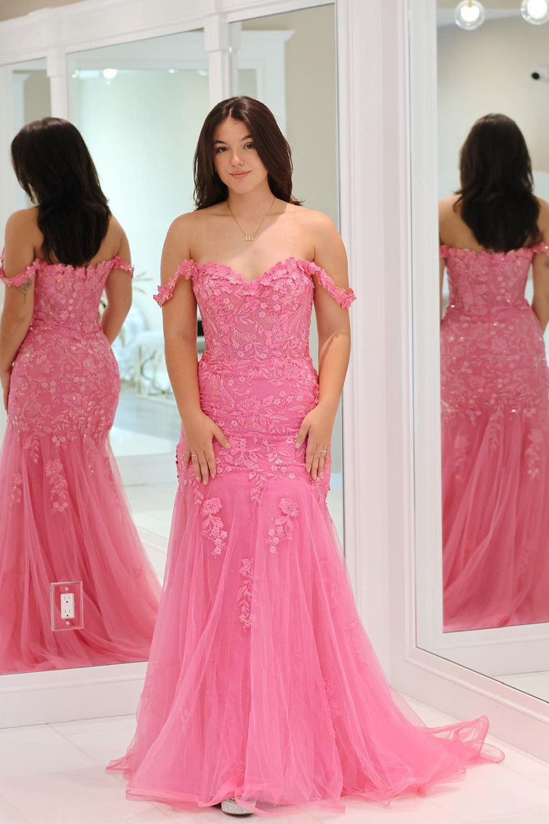 Vestido longo de baile de finalistas em tule com decote ombro a ombro e apliques, estilo sereia