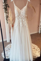 Sweetheart Tulle A Line Wedding Dress With Spaghetti Straps And Applique Lace