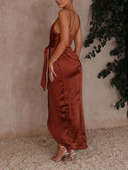 Robes mi-longues élégantes et uniques à bretelles fines et dos nu