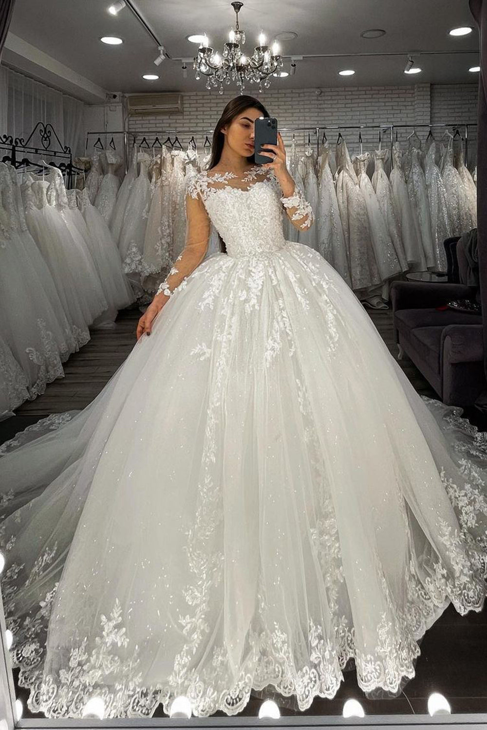 Chic Ball Gown Wedding Dress With Long Sleeves And Appliques