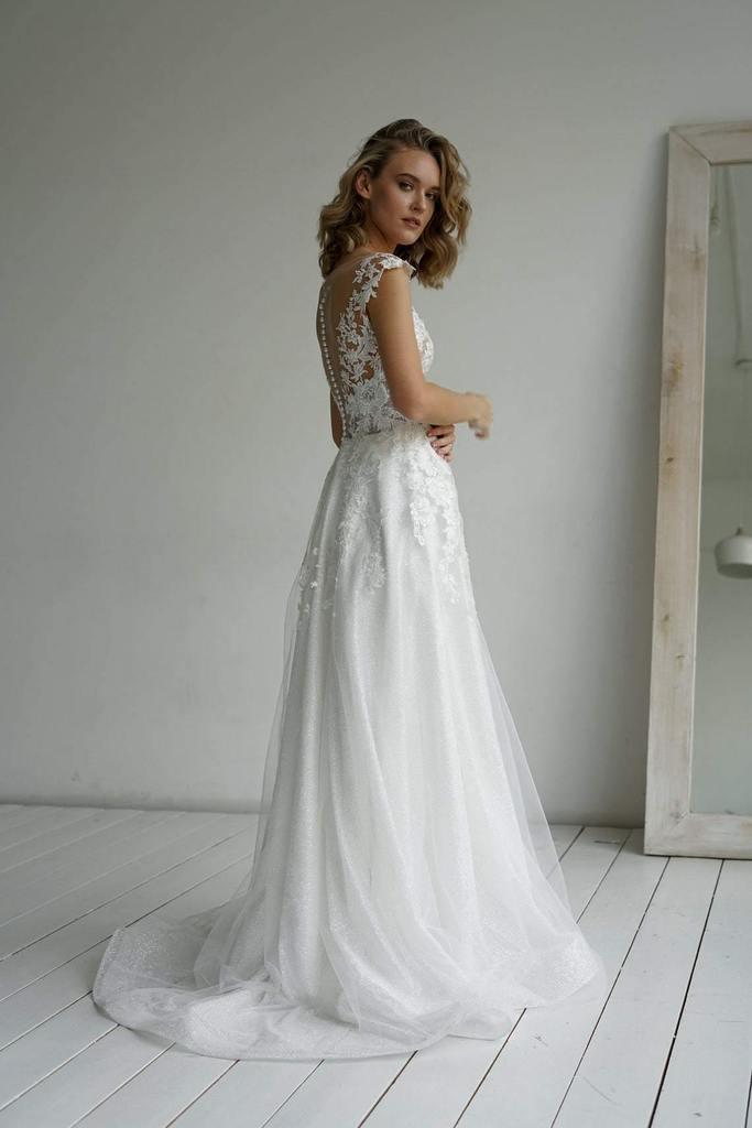 A-line Elegant Glitter fabric Sweetheart Wedding Dress With Appliques