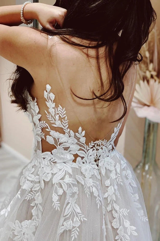 A Line V-neck Tulle Lace Appliques Beach Wedding Dresses Bridal Gown