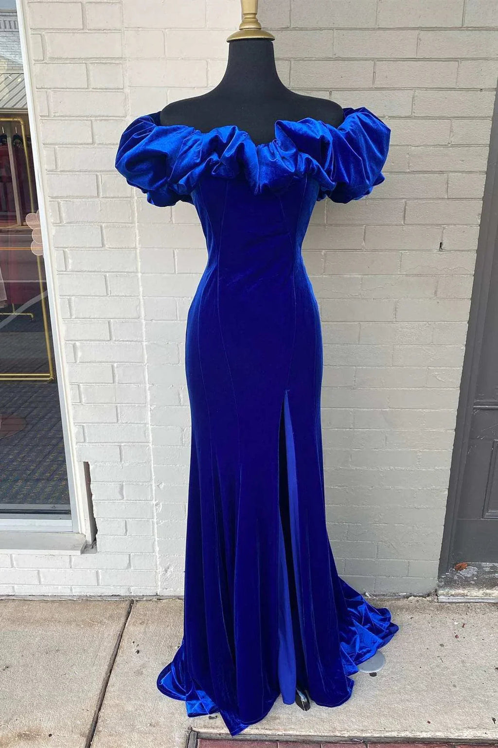 Robe longue formelle bleu royal à épaules dénudées avec volants et fente, robe de soirée charmante Y1569